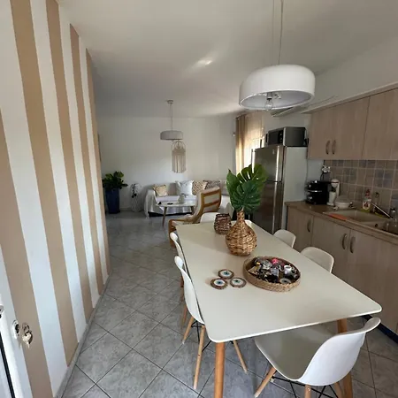 Wanderlust 2 Families House Kavalas