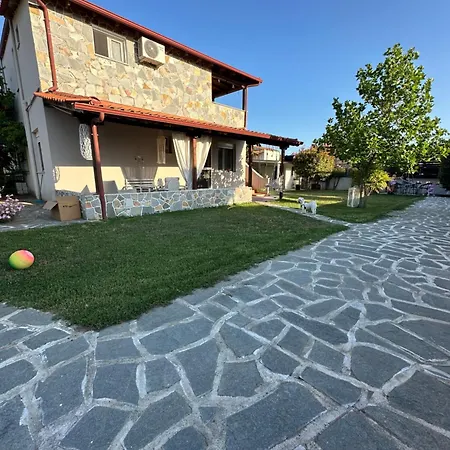 Wanderlust 2 Families House Kavalas Case de vacanță *