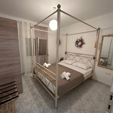 Wanderlust 2 Families House Kavalas Karianí